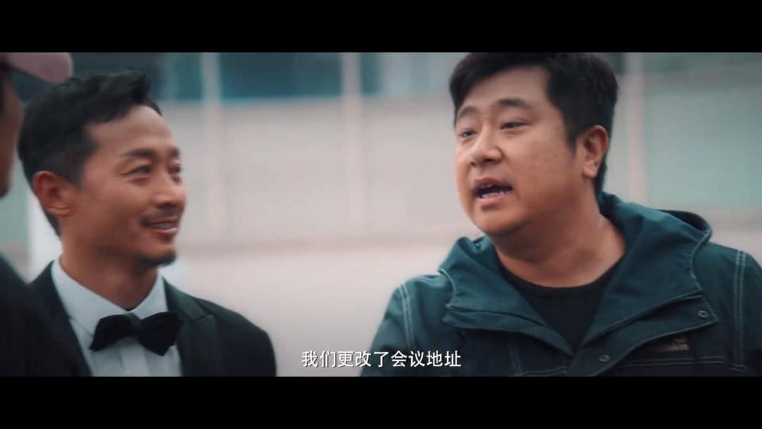 大长腿晶女郎+“过气”动作明星，这组合想不烂都难