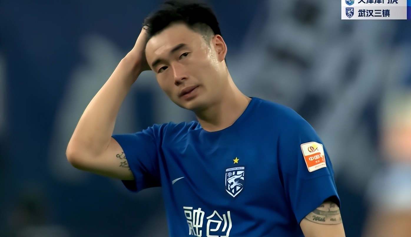 1-1！中超精彩大战：25犯+8黄+中框+救险+冲突，4万人见证