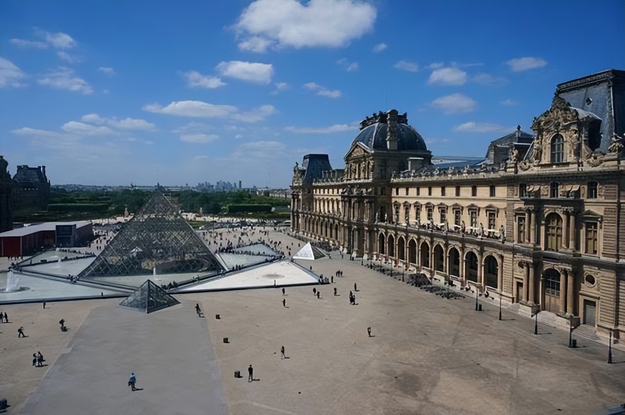 法国卢浮宫绘画简介,法国巴黎的卢浮宫有什么画作