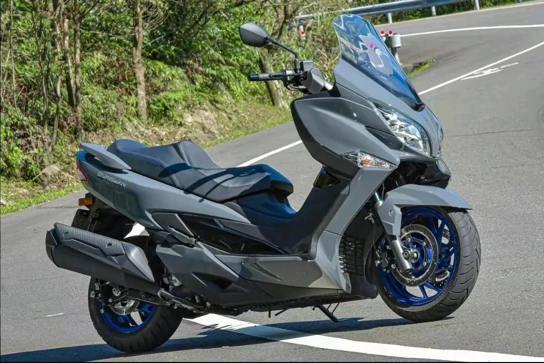 有点不思进取的踏板，铃木“汉堡人”400