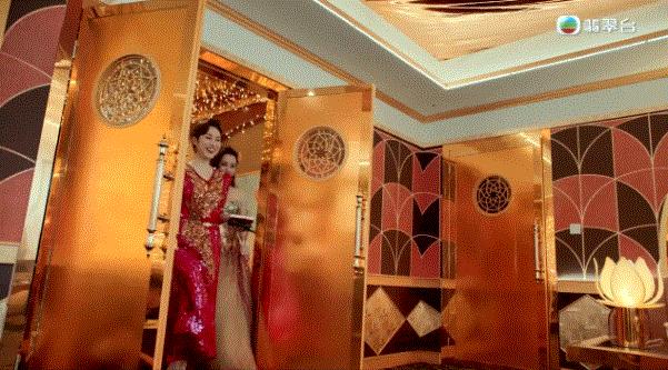 性感女神月入几十万，大家一起“下海”？她没被骂多亏有香港挡着