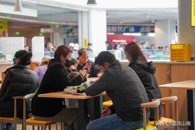 山南神力时代广场开业活动,神力时代广场商店