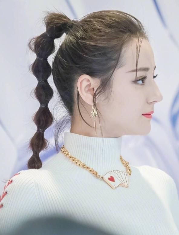 娱乐圈塌鼻子宽鼻翼好看的女明星,塌鼻子也能美出圈