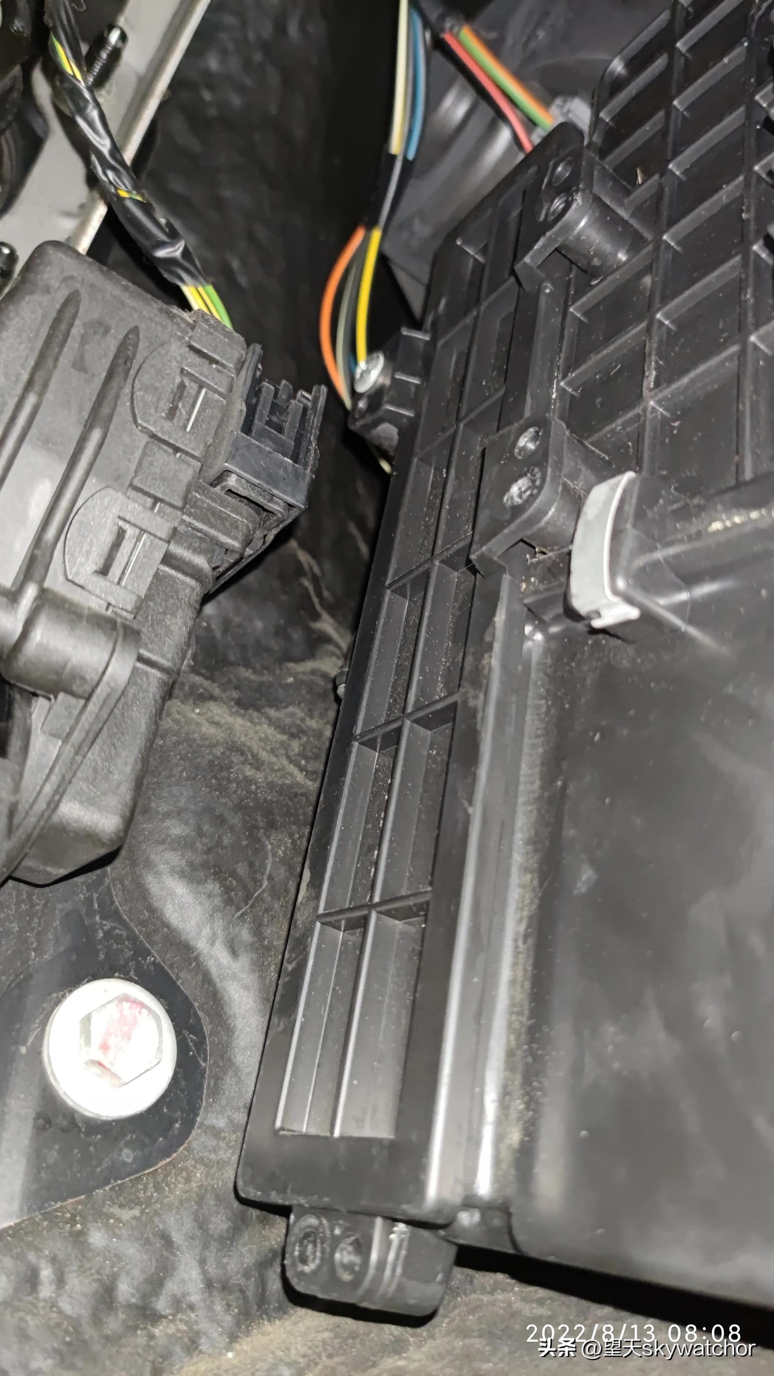 07福克斯鼓风机调速电阻,07款福克斯鼓风机电阻经常烧坏