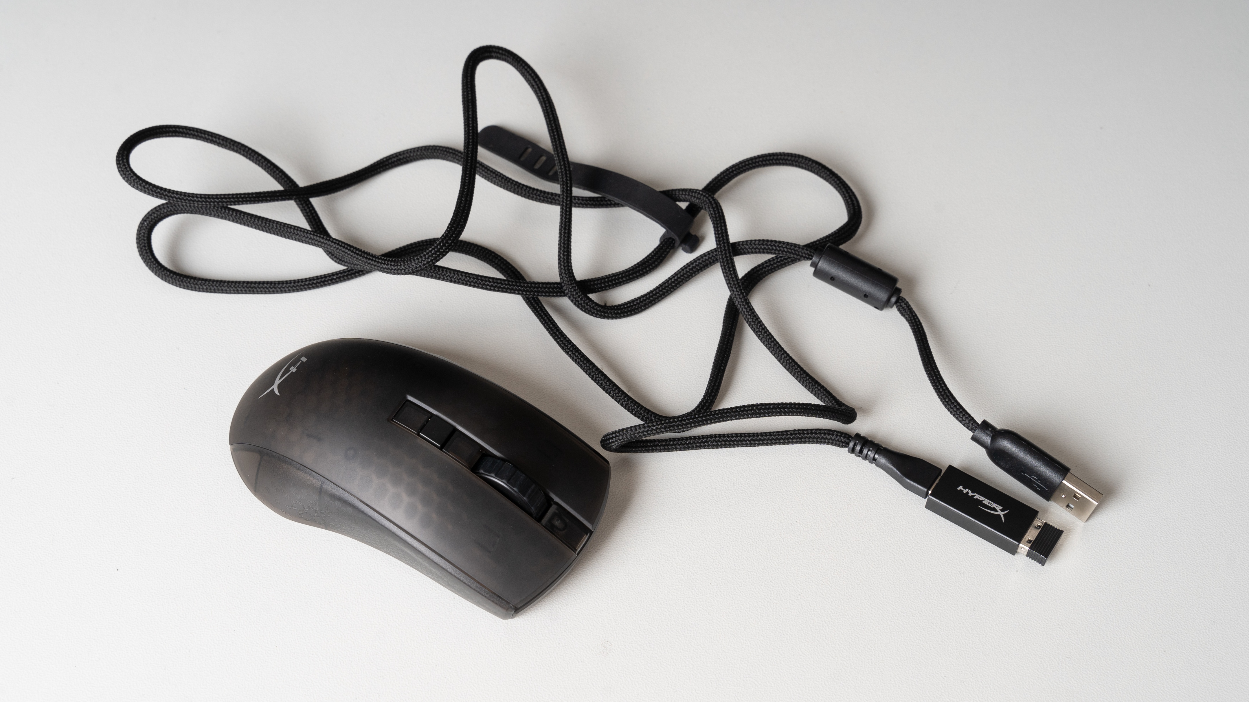 极度未知炽火无线游戏鼠标体验,100小时续航+黑透+轻量化设计