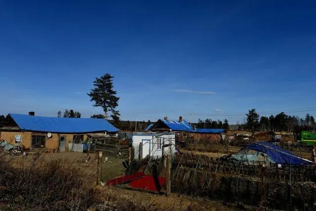 三十年的朋友大庆在童年时就是我们的楷模，原因不是因为他帅