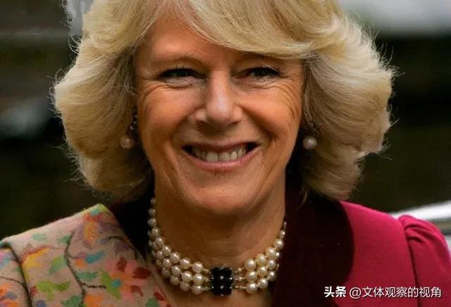 英国王后卡米拉年轻的时候,卡米拉如何获得英国女王的认可