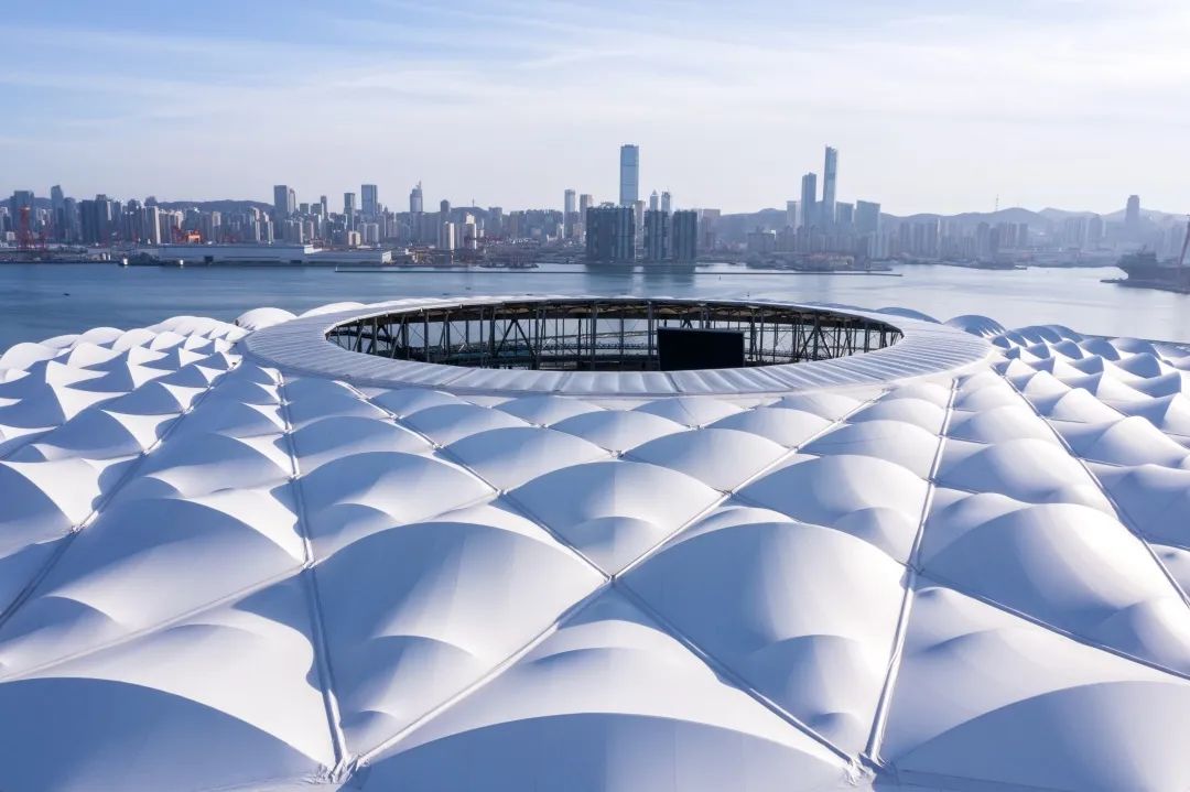 中国首座三面环海的世界级足球场,亚洲十座顶级足球场