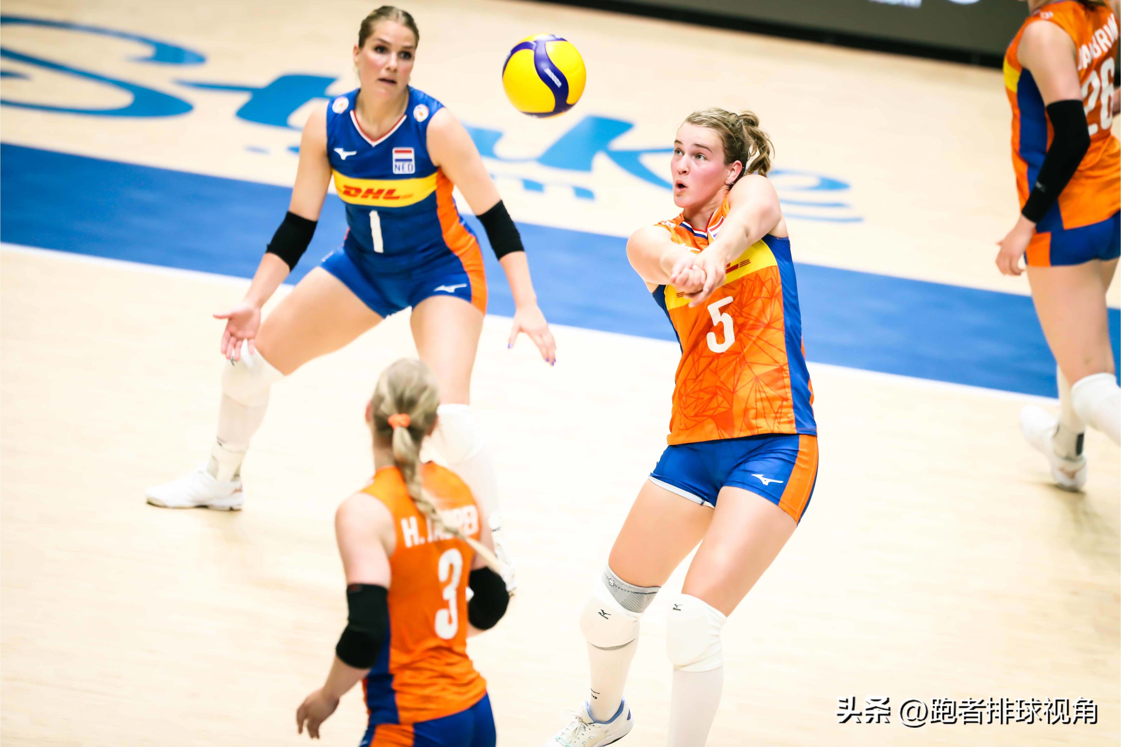 3：1！奥尔特曼大爆发，37扣18中5发球，德国女排拿下揭幕战