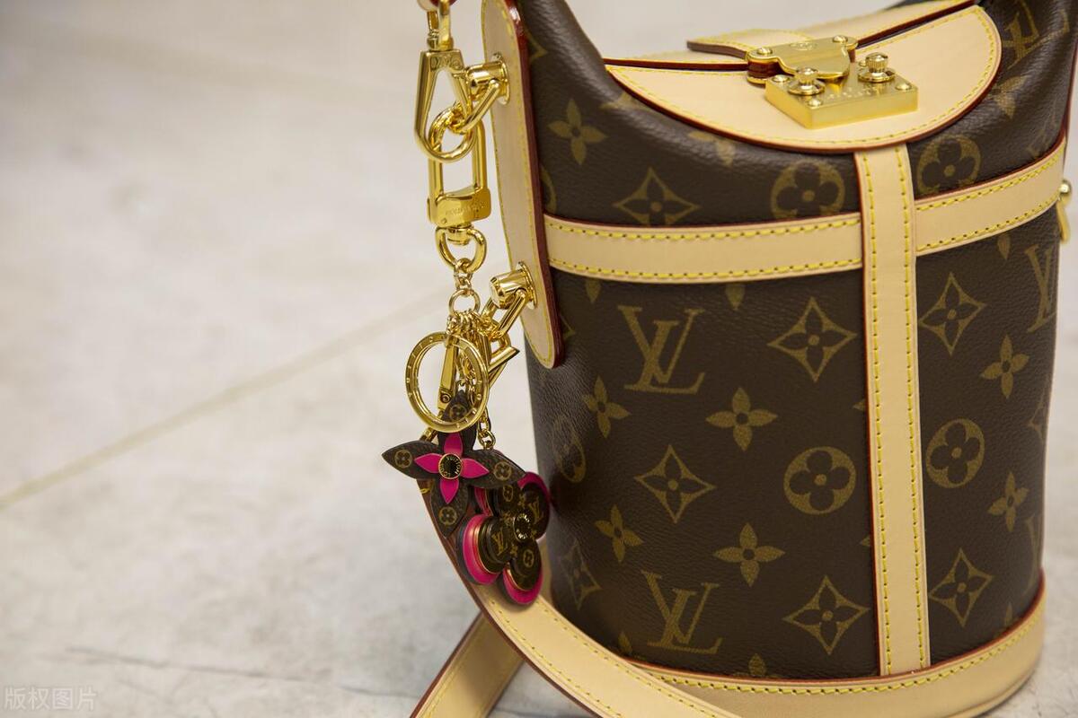 该不该刷爆卡买包,该不该刷爆卡