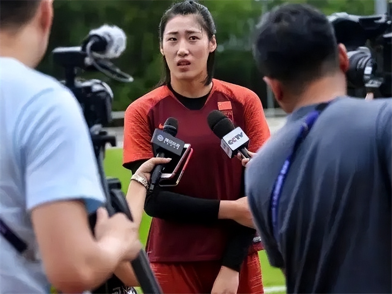 女足最美门将赵丽娜,女足守门员赵丽娜身高多少