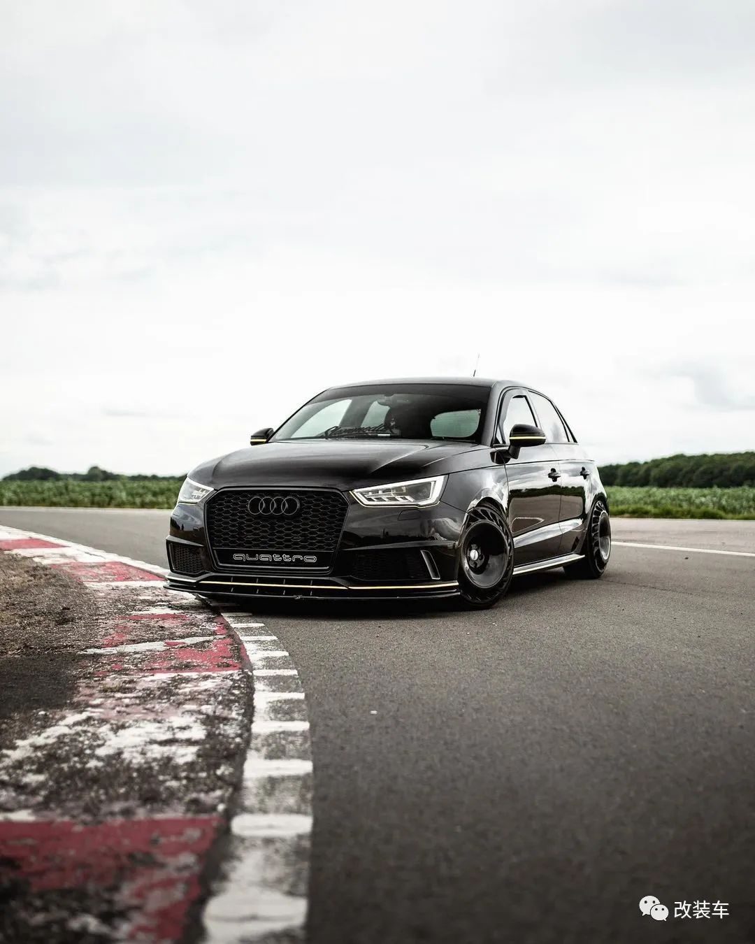 奔驰c级小姐姐改装,奔驰威霆改装小姐姐