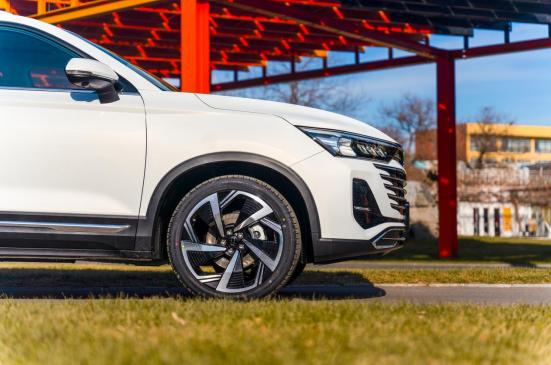 十万出头最适合应届生的suv,刚毕业大学生适合入手的suv