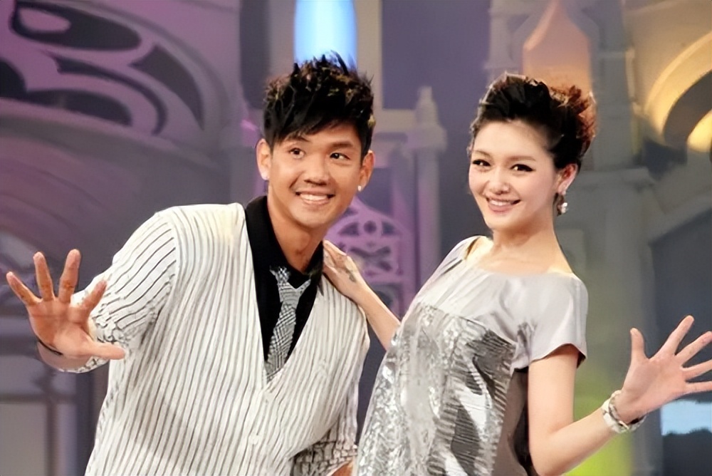 鐜颁换鑰佸叕琚墠浠婚獋,鐜颁换涓堝か琚墠澶獋