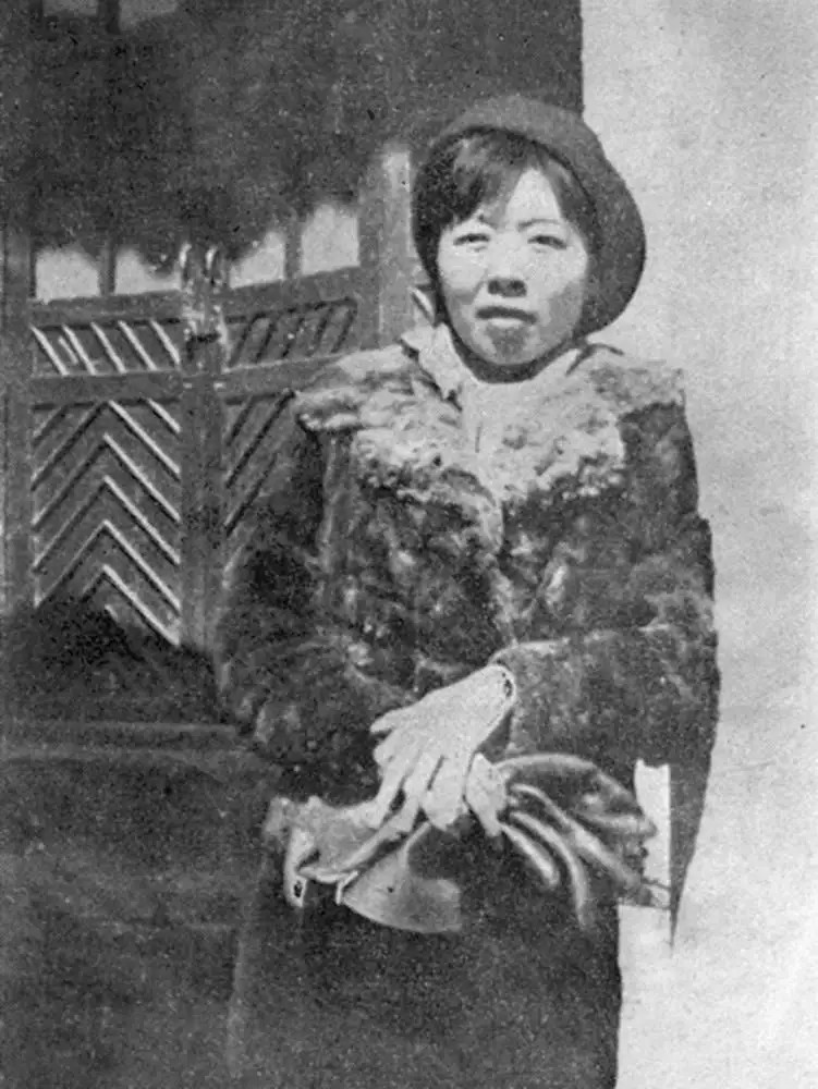 私生活混乱，与六位男子有亲密关系，萧红的悲剧不过是咎由自取