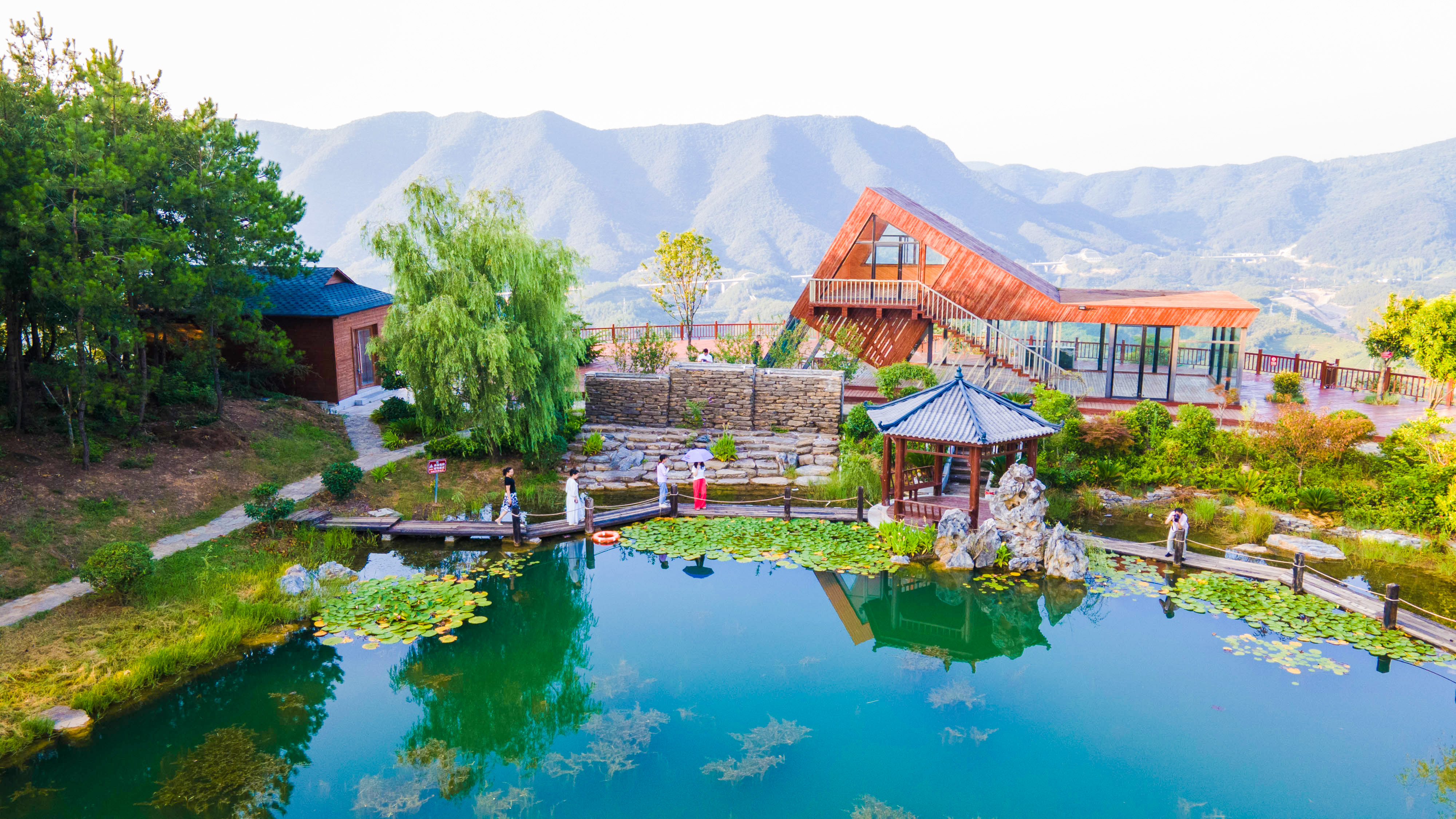 南漳天池山山顶云端木屋露营,南漳天池山烧烤露营