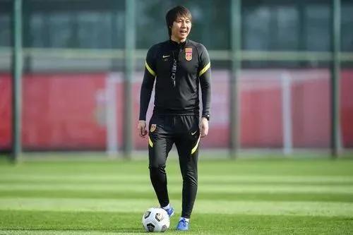 李铁为中国足球带来的进步,国足李铁吹头发