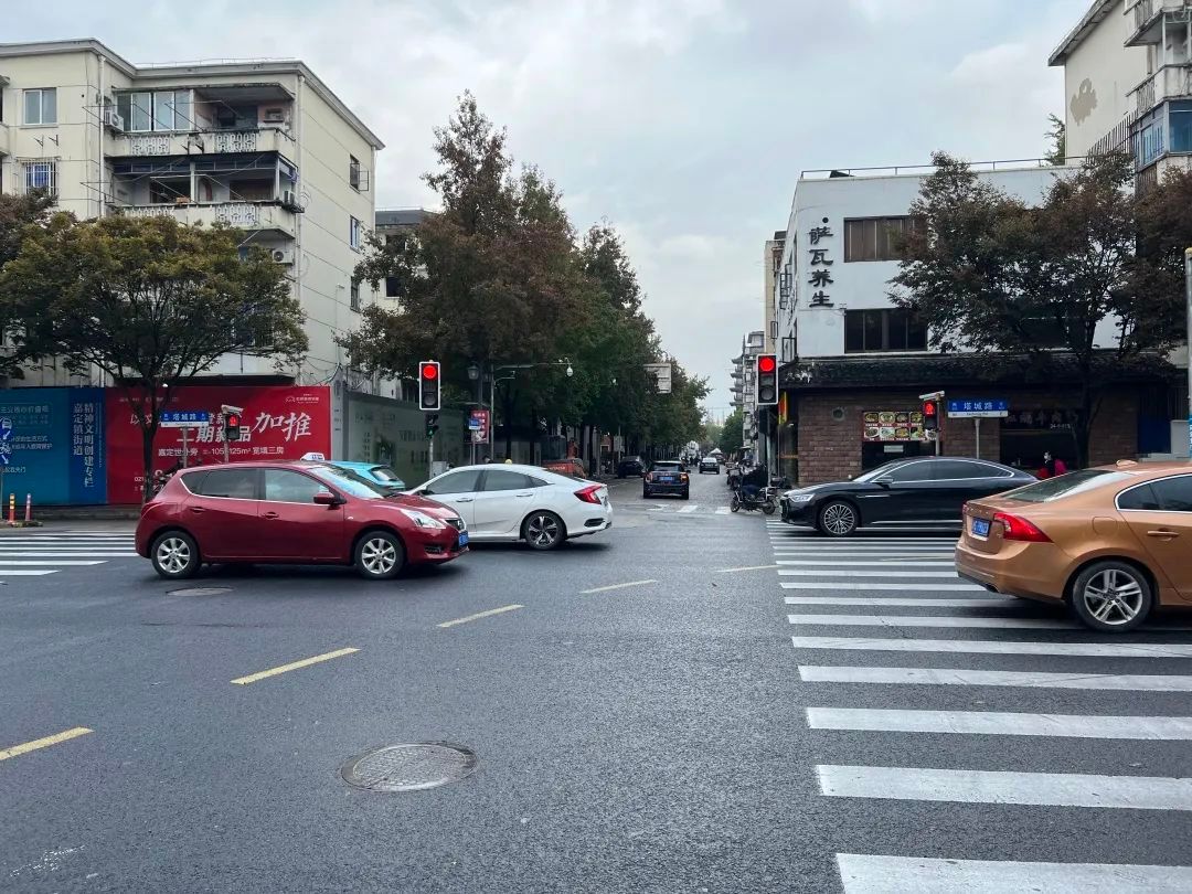 连夜抢修电力线路,连夜抢修中图片