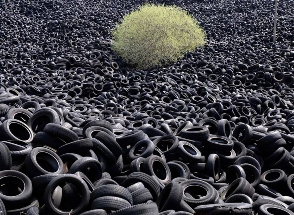 非洲人大量回收我国废旧轮胎，用来做什么？这个生意有多暴利？
