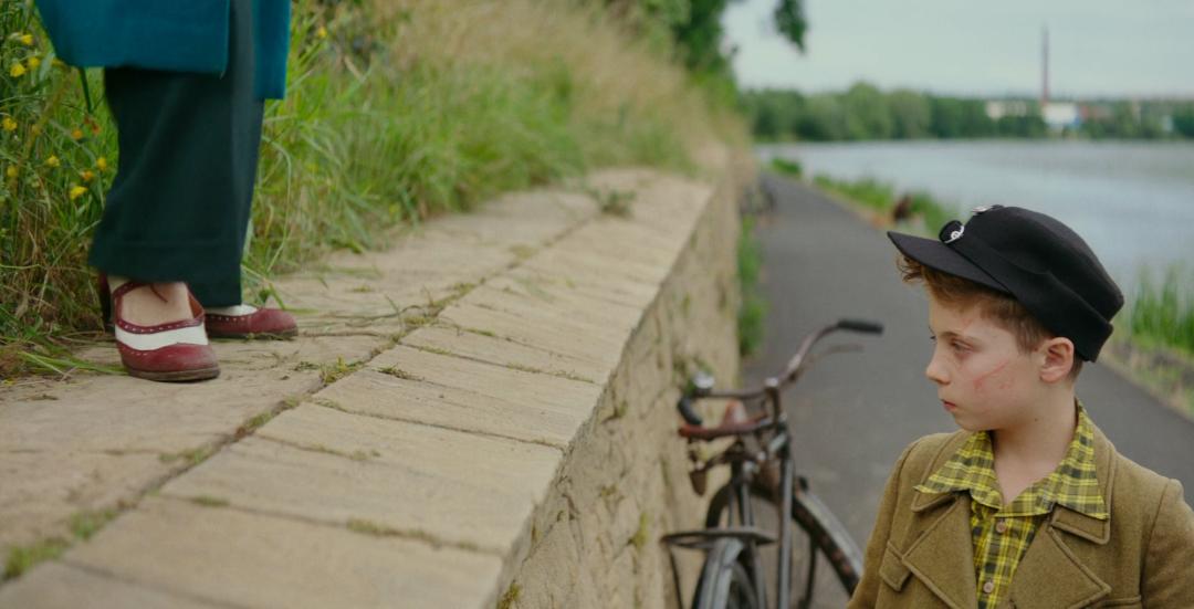 一部从头笑到尾的战争搞笑电影,讽刺战争幽默电影