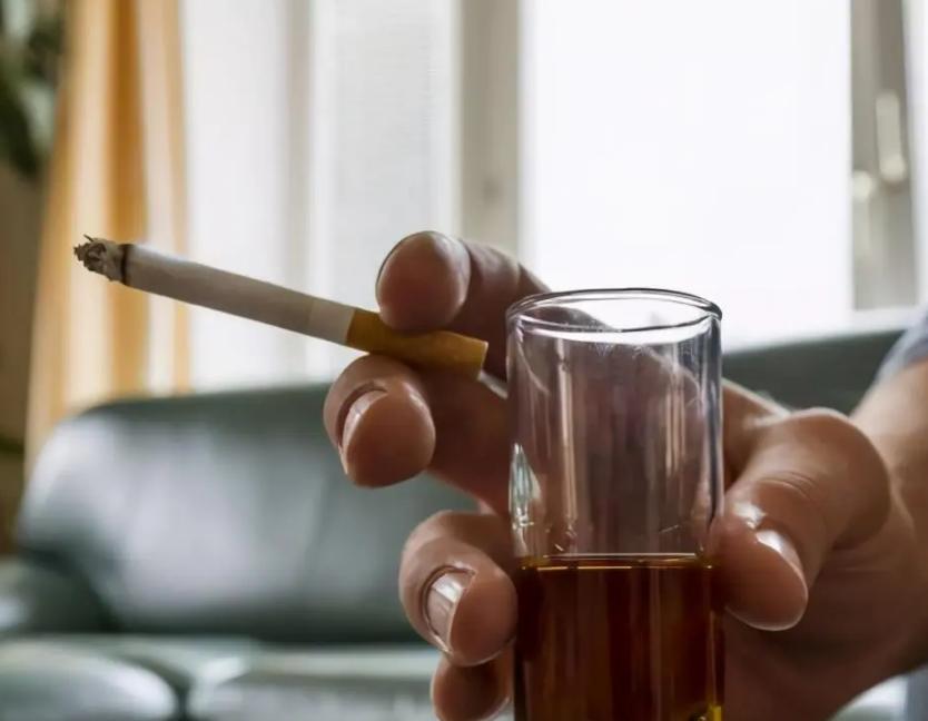 揭秘男性衰老的10大征兆,男性衰老最明显的征兆