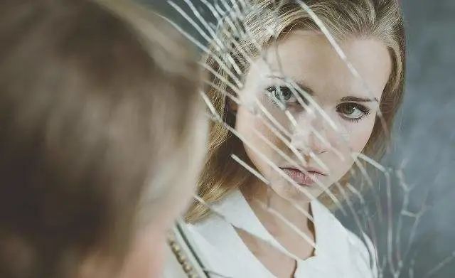 偏执型人格障碍的人活得怎么样,偏执型人格障碍的人最在乎什么