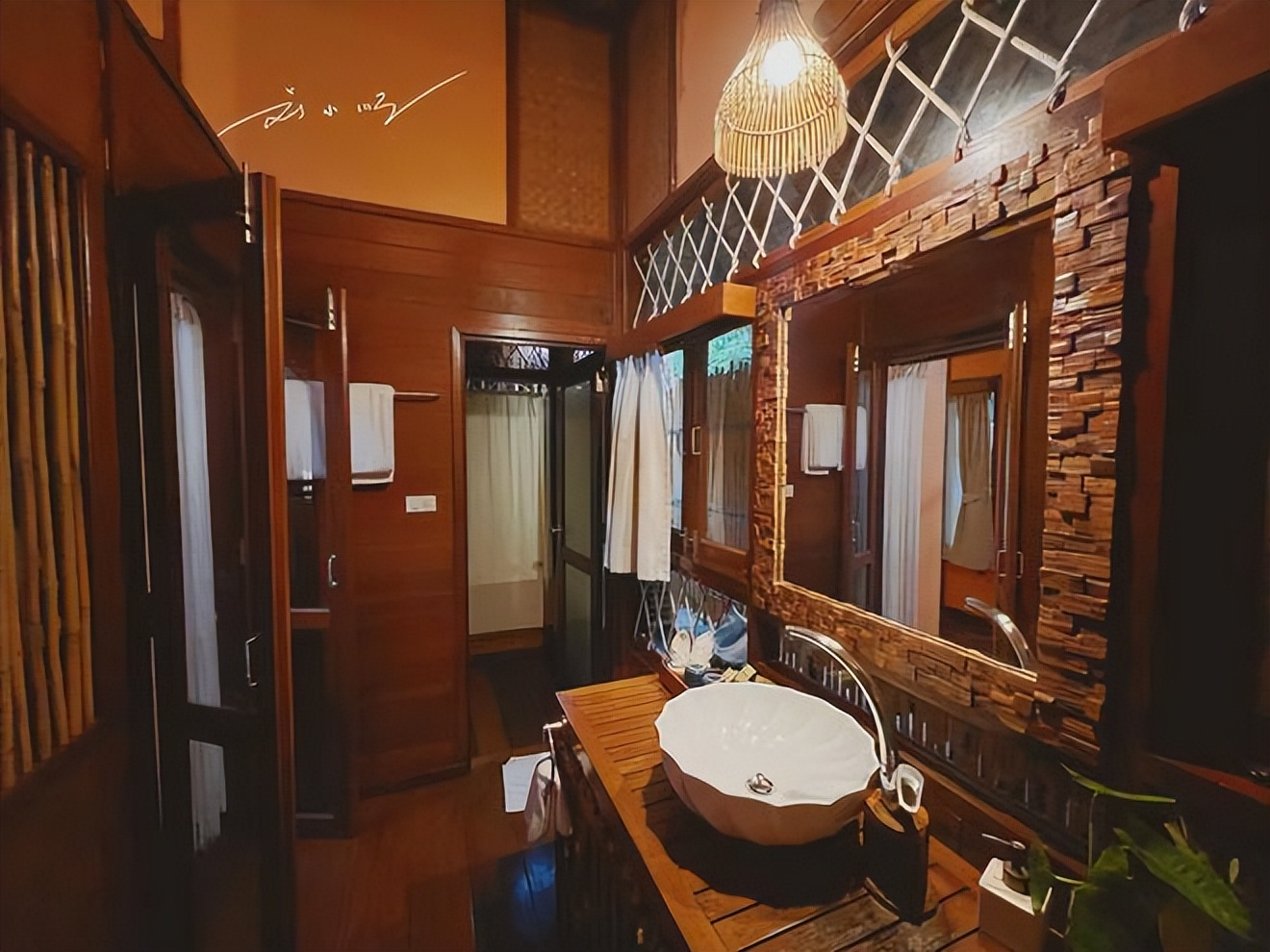 泰国北碧府漂浮酒店,泰国北碧府温泉酒店