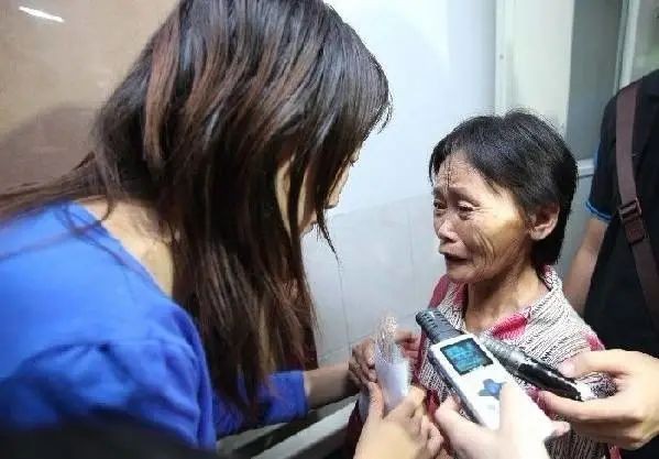 小悦悦事件陈贤妹,陈贤妹给钱小悦悦家人