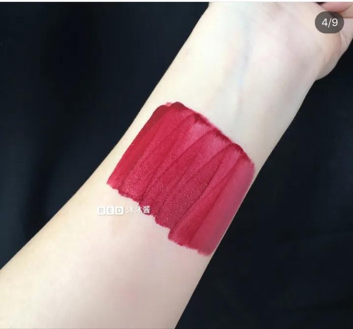 每个女生都不可能只拥有一支口红,女生一生只能买十只口红