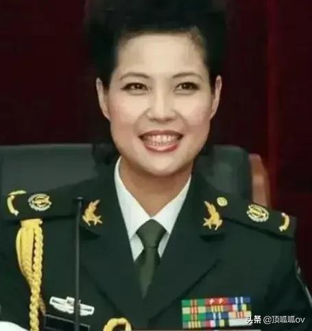 12对著名的“老夫少妻”演绎绝世童话！你相信爱情吗？