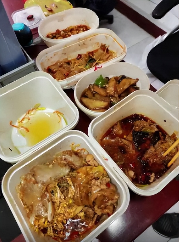 东北菜馆挂幌子,东北菜馆挂八个幌子