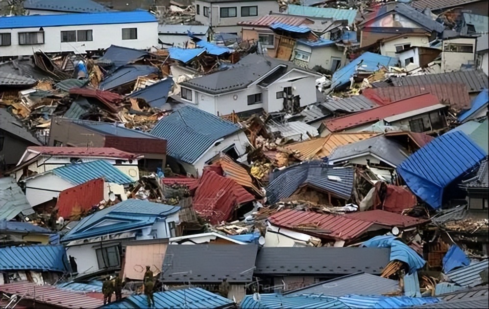 细嗅菊花，手拿武士刀向死而生的国度——日本