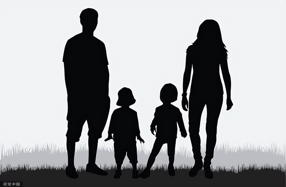 重庆姐弟坠亡案离婚,重庆姐弟坠亡案庭审被告人正面照