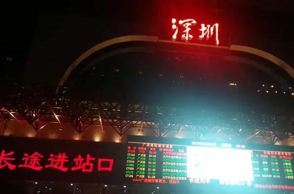 女大学生流落街头,女大学生沦为女乞丐