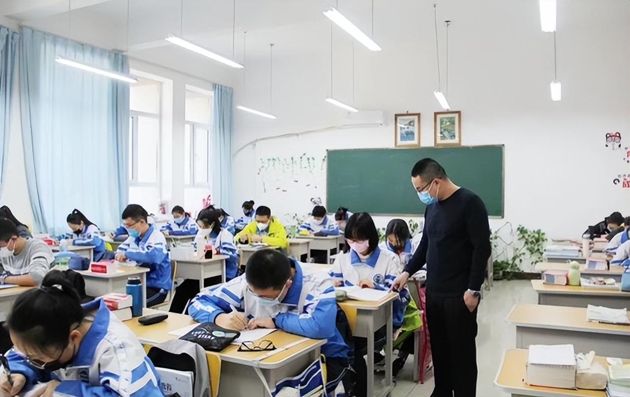 山东一高中生吐槽，每天认真做作业却考倒第二，家长说破真相