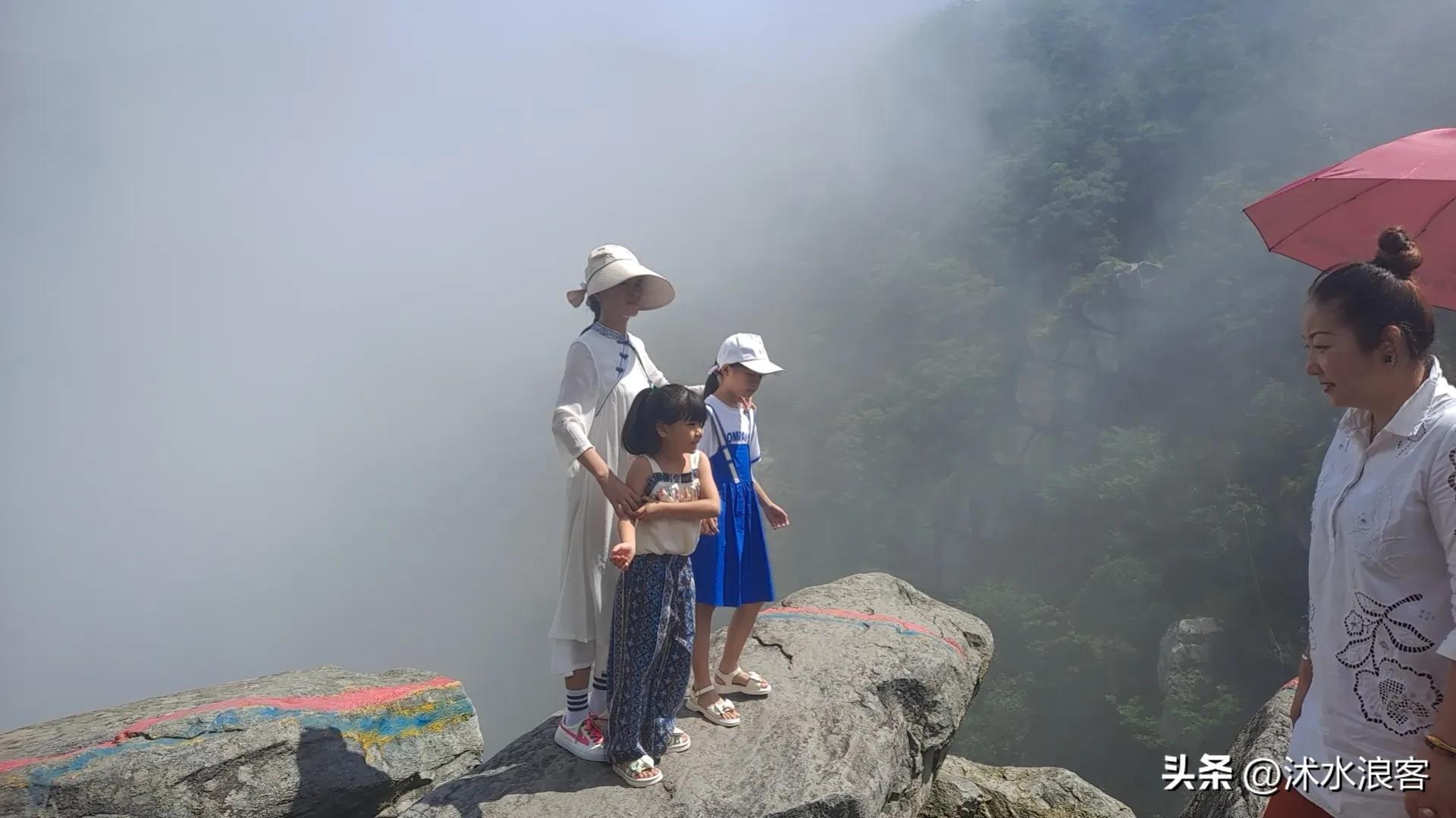 庐山一日游游记,庐山之旅路途风景