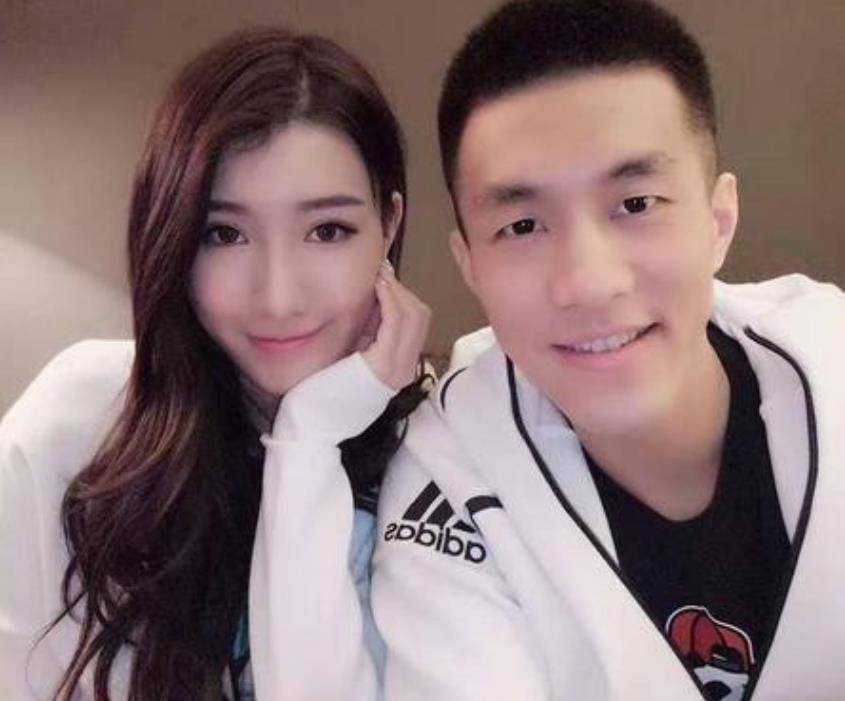 郭艾伦潘玮柏关系,郭艾伦颁奖典礼潘玮柏