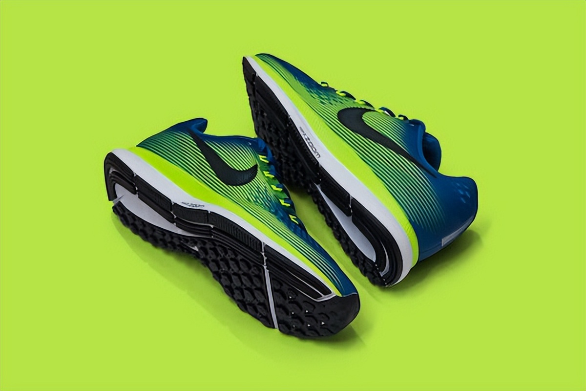 跑步运动鞋选择软底还是硬底,跑步运动鞋怎么选