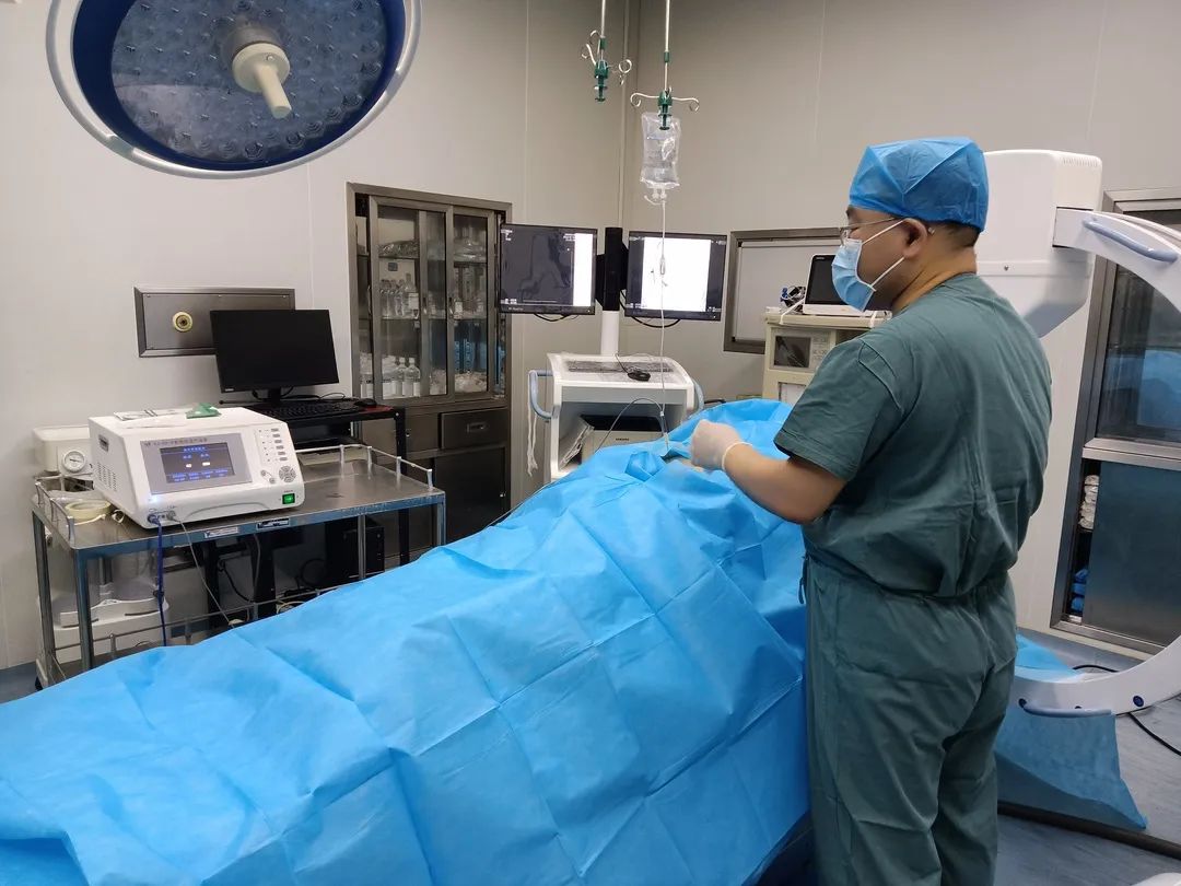 【医讯】庆城县岐伯中医医院于7月15日特邀海军总医院疼痛诊疗中心专家张建军来院开展诊疗活动