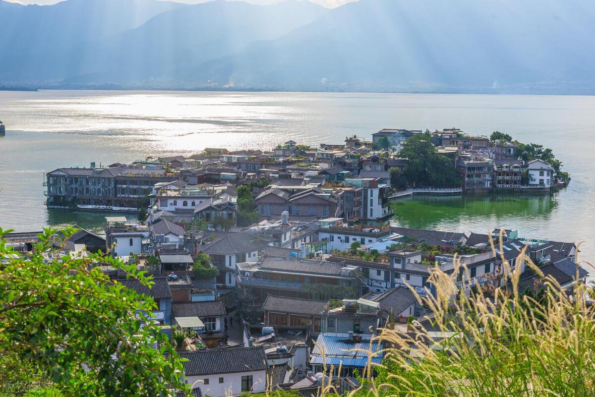 大理鹤庆县城有哪些美食,昆明大理有什么特色美食