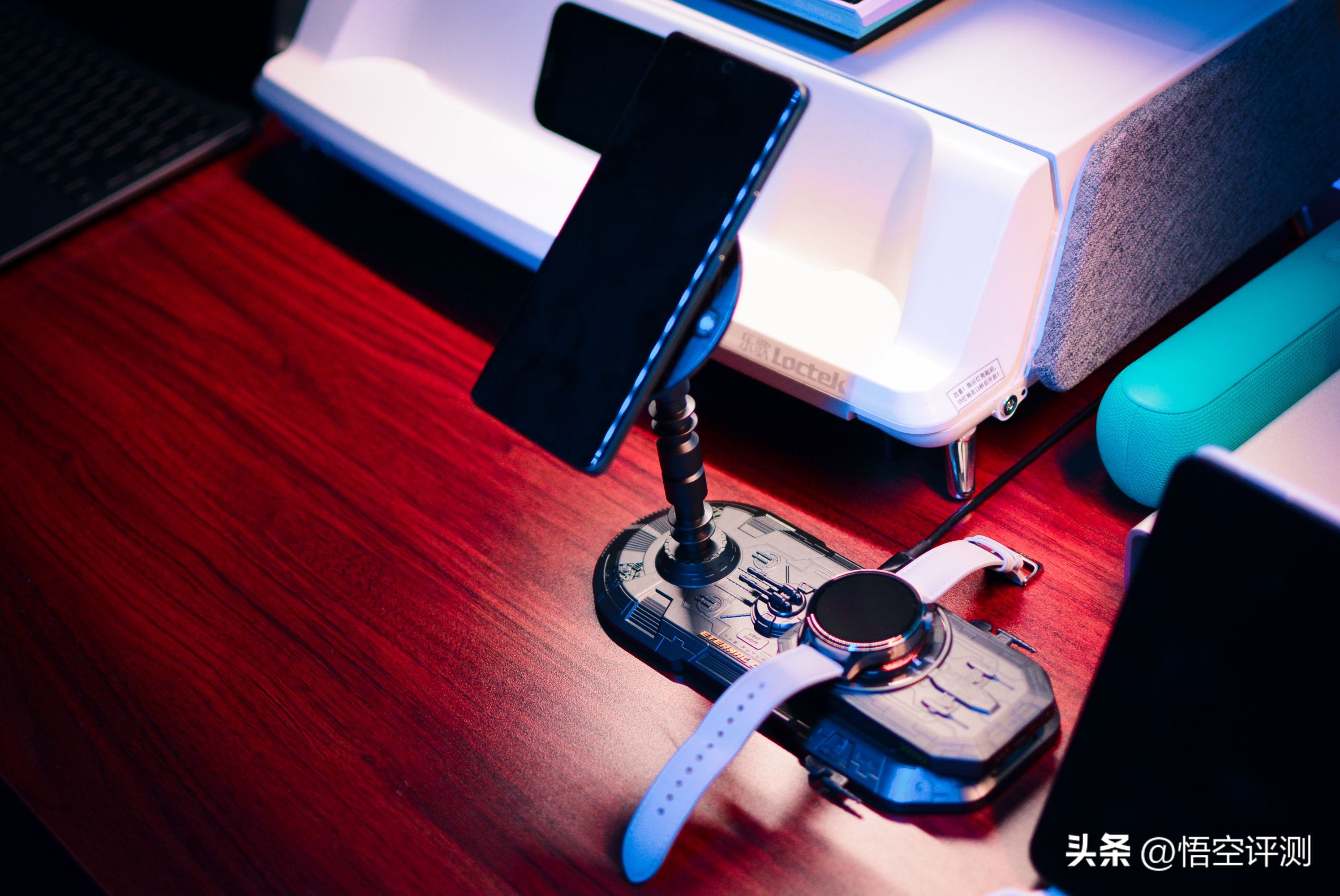 买个无线充还要自己拼装？完成后瞬间惊艳：奥海永恒之城首发评测