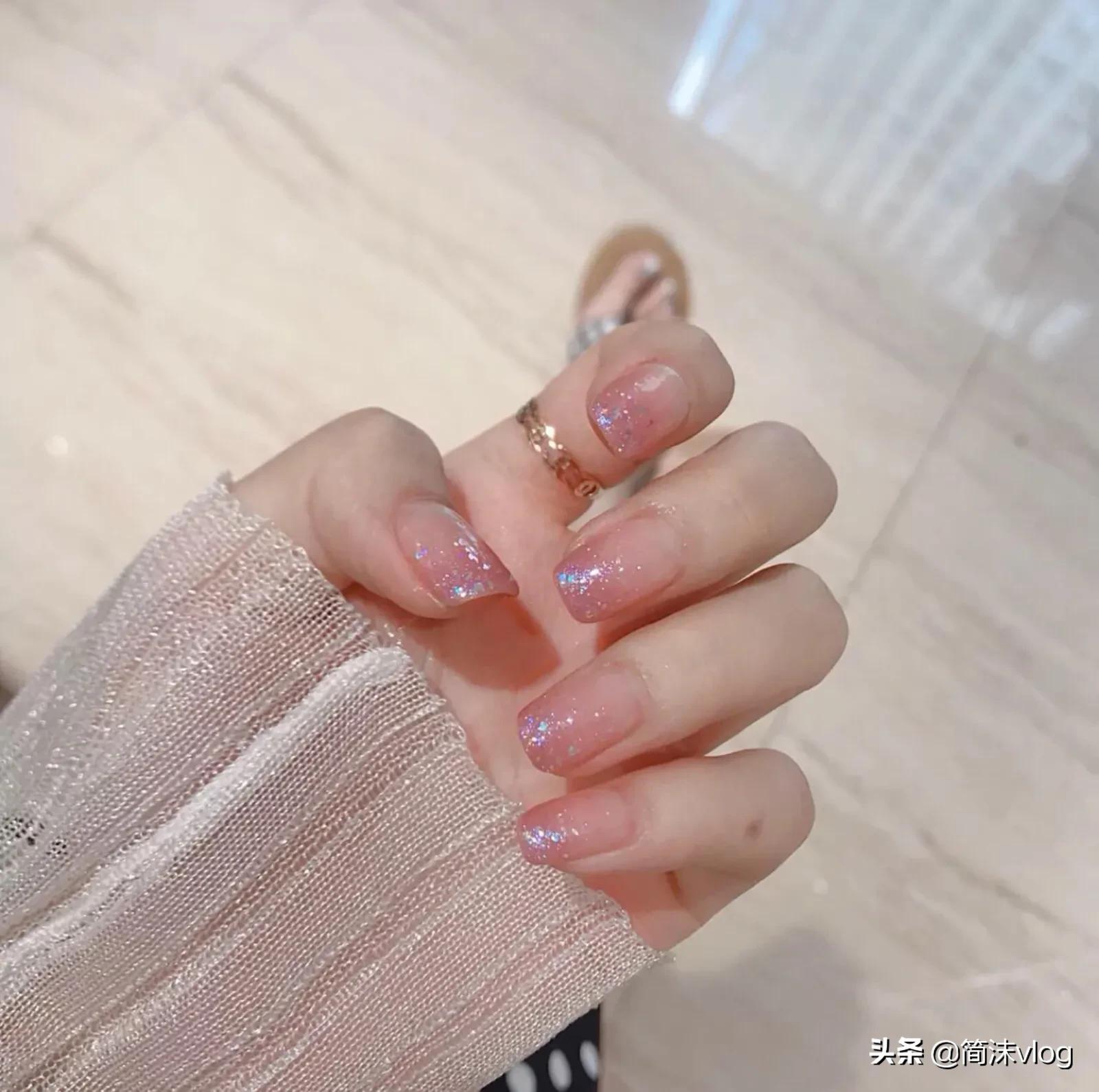 2022美甲爆款新年小短甲,适合2022过年的美甲图片