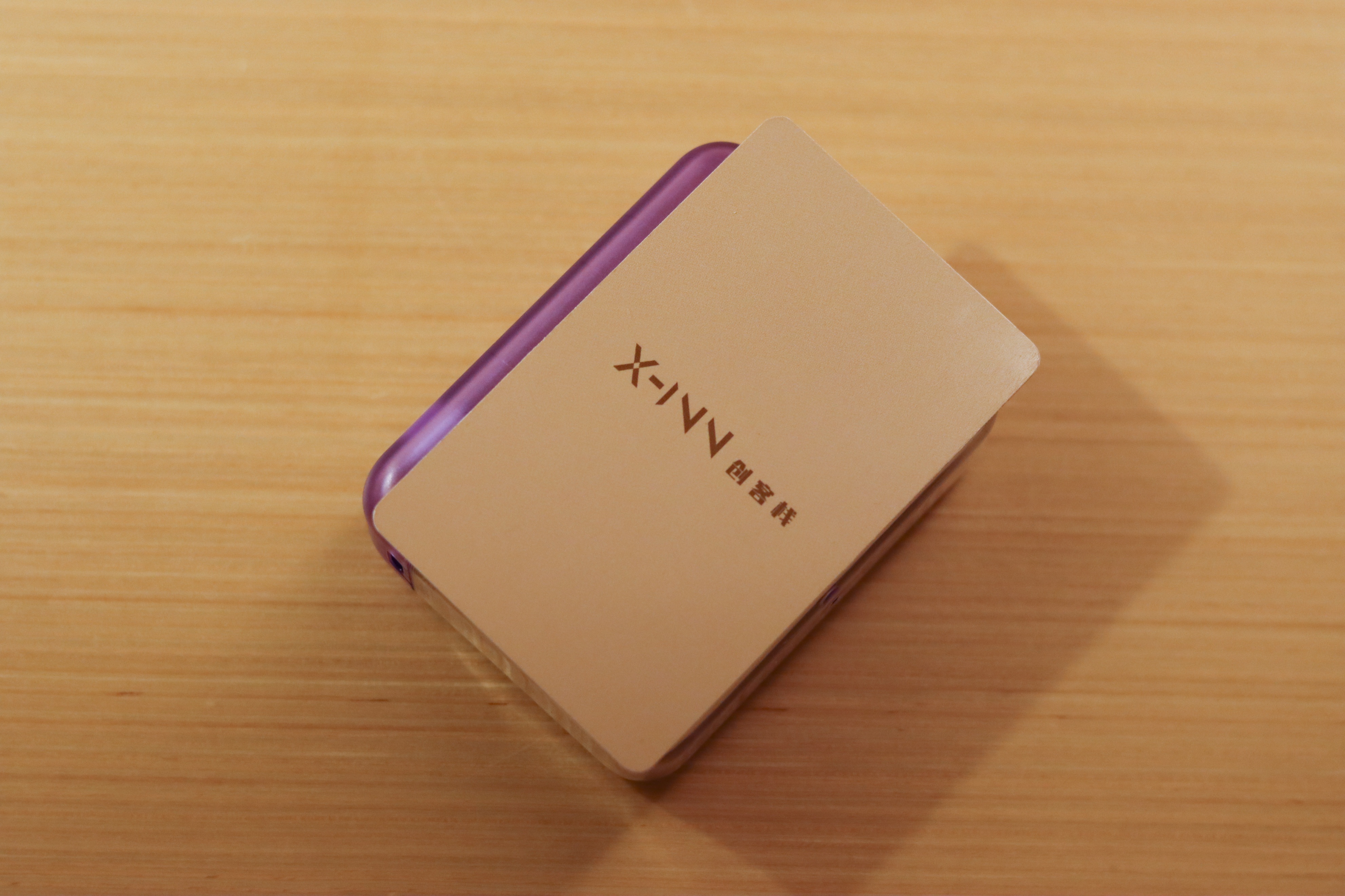 闪极10000mAh随行移动电源,闪极10000毫安随行移动电源测评