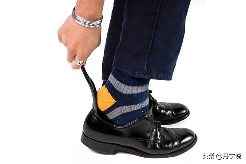 皮鞋护理鞋油带刷子,皮鞋护理膏和鞋油