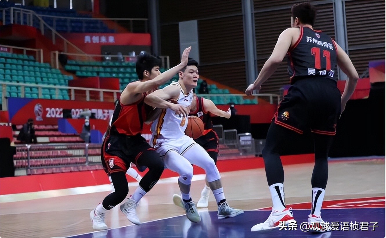 广东男篮徐昕受伤,广东男篮徐昕单挑视频