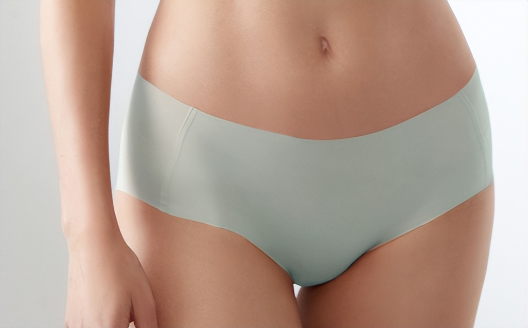 *裤内**一天就黄黄的潮湿有异味正常吗