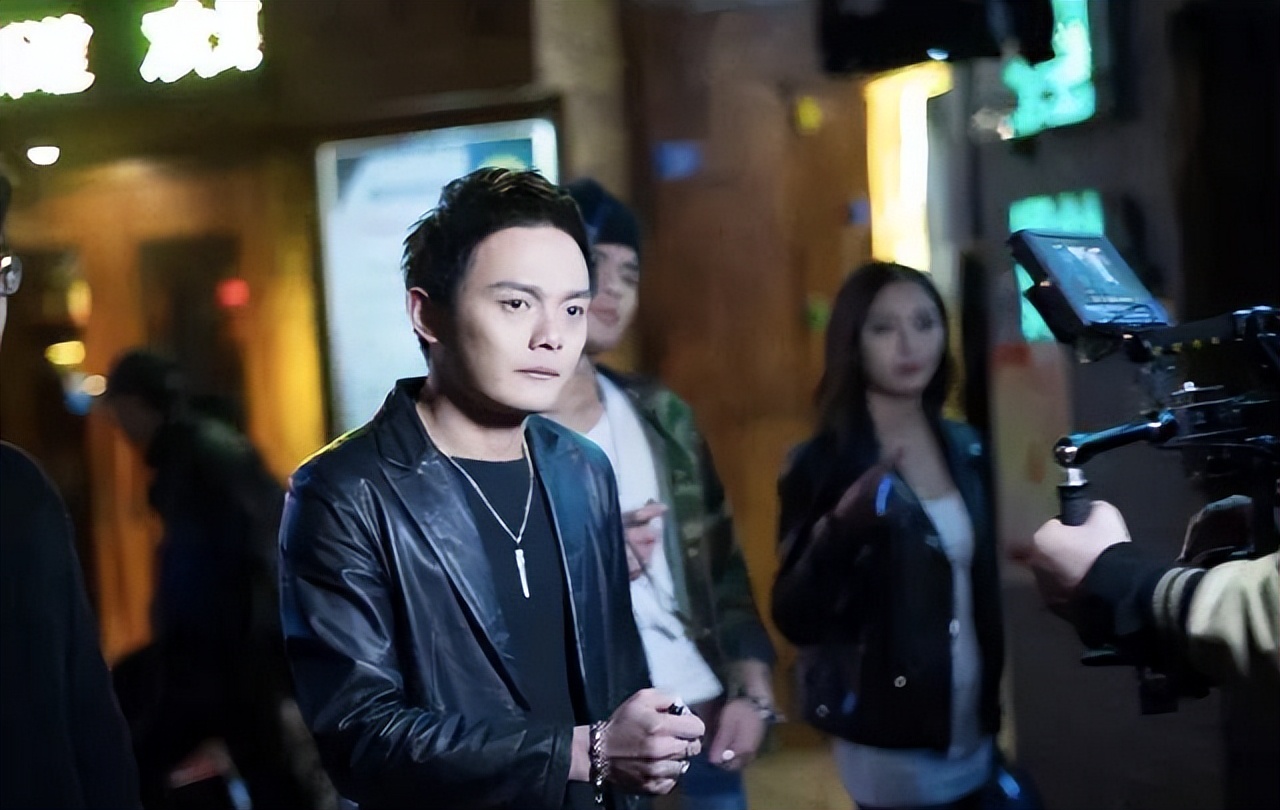 他靠小龙虾如何资产过千万,从卖小龙虾变成千亿首富