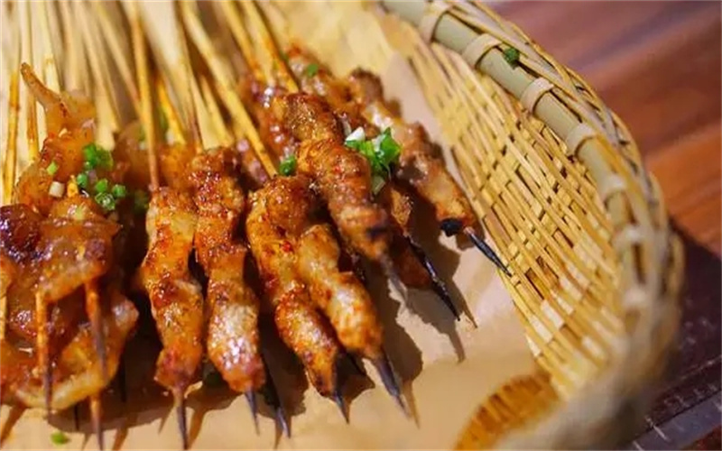 普通人想在一线城市买房,月收入多少能一线城市买房