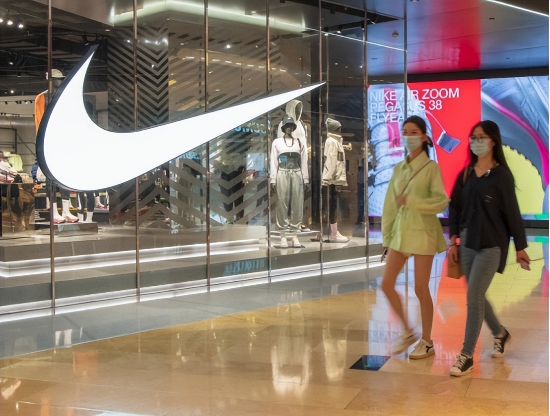 耐克难追失去的中国市场：代工厂裁员不是尽头，打折去库存求生