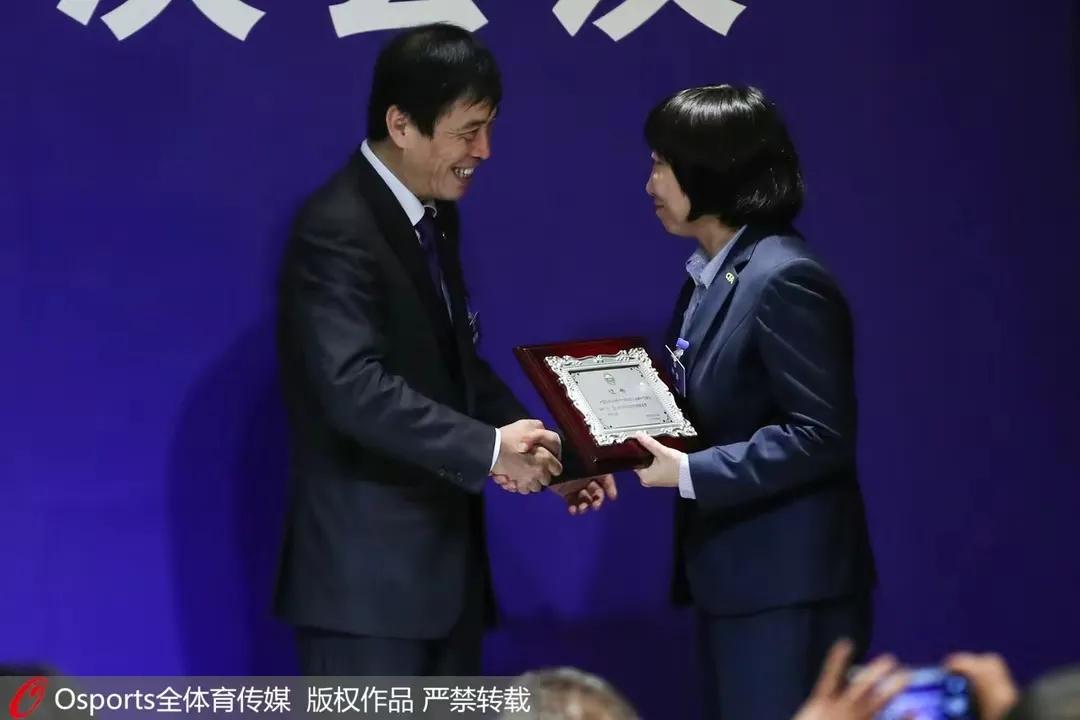 俱乐部不许对裁判判罚提出抗议,禁止俱乐部申诉